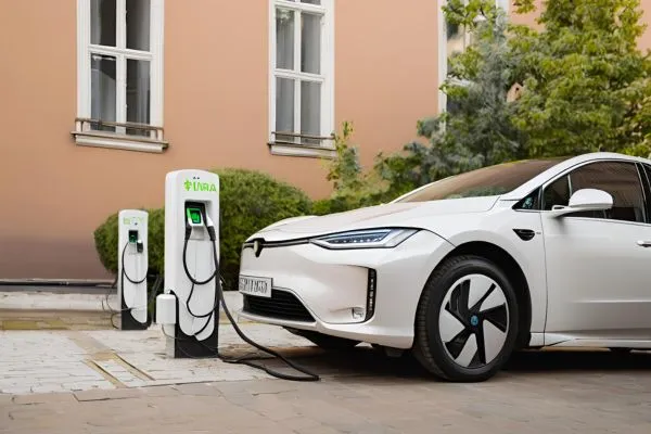 Why Plug-in Hybrid Electric Vehicles Are the Future of Transportation